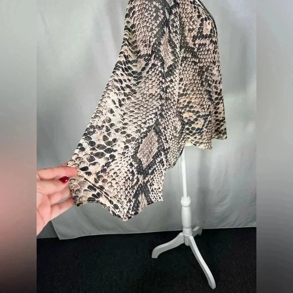 Show Me Your Mumu Blouse Snake Python Brown Bell Sleeve Sheer Women’s Size XS - Picture 5 of 14